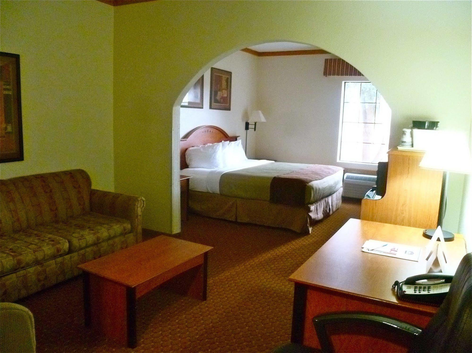 เบย์มอนต์ บาย วินด์แฮม ไฮน์สวิลล์ ฟอร์ต สจ๊วต แอเรีย Hotel ภายนอก รูปภาพ