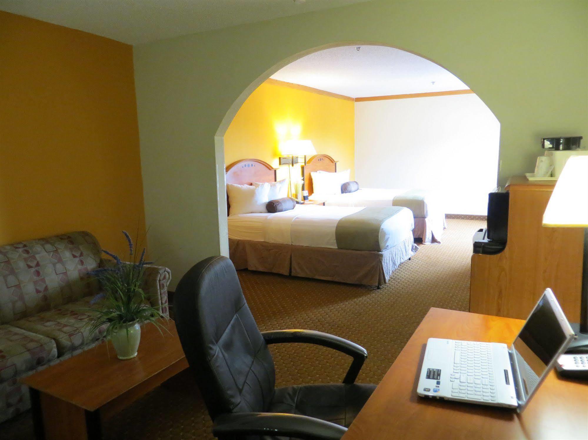 เบย์มอนต์ บาย วินด์แฮม ไฮน์สวิลล์ ฟอร์ต สจ๊วต แอเรีย Hotel ภายนอก รูปภาพ